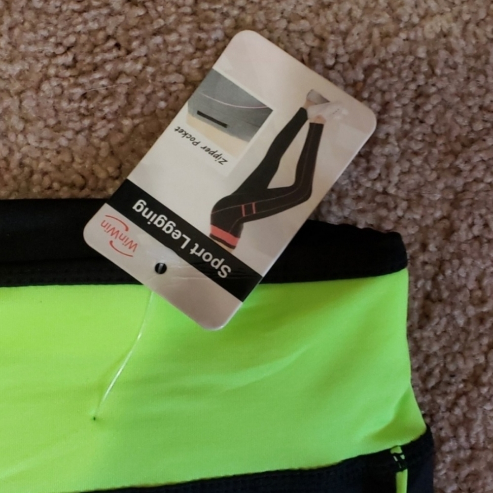 Athletic leggings